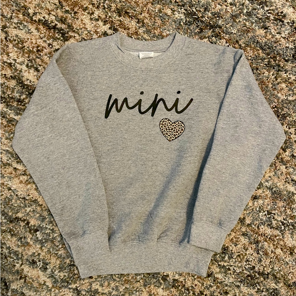 “Mini” sweatshirt// youth small